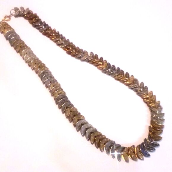 Vintage Two Tone Textured Leaf Link Necklace - Picture 5 of 6